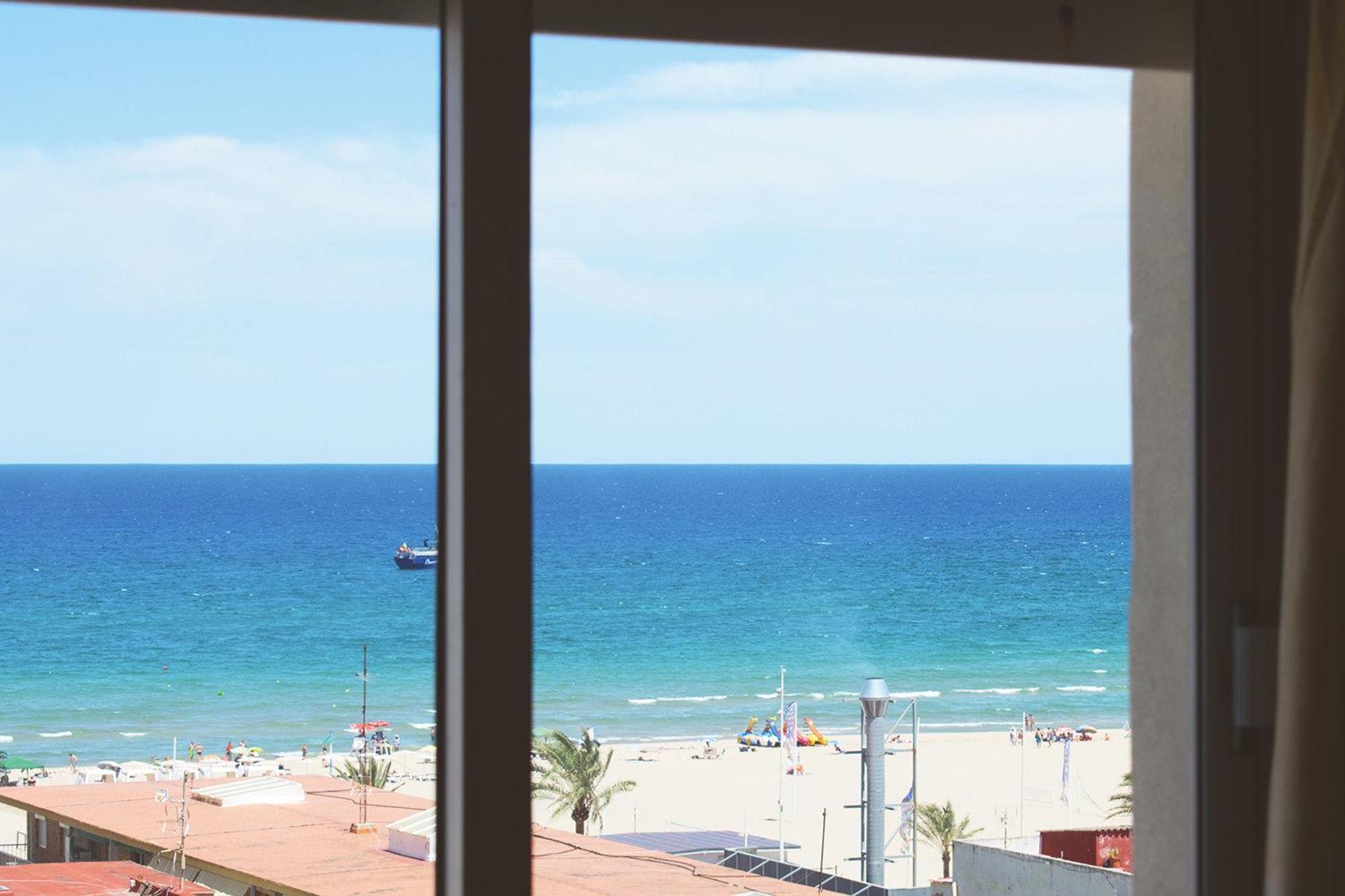 El Tiburon - Piso Con Espectaculares Vistas Al Mar - Solo Para Familias Ideal Para 4 Personas - Aire - Calefaccion - Ganador Award 2025, 2024, 2023, 2022 Playa de Gandia Dış mekan fotoğraf