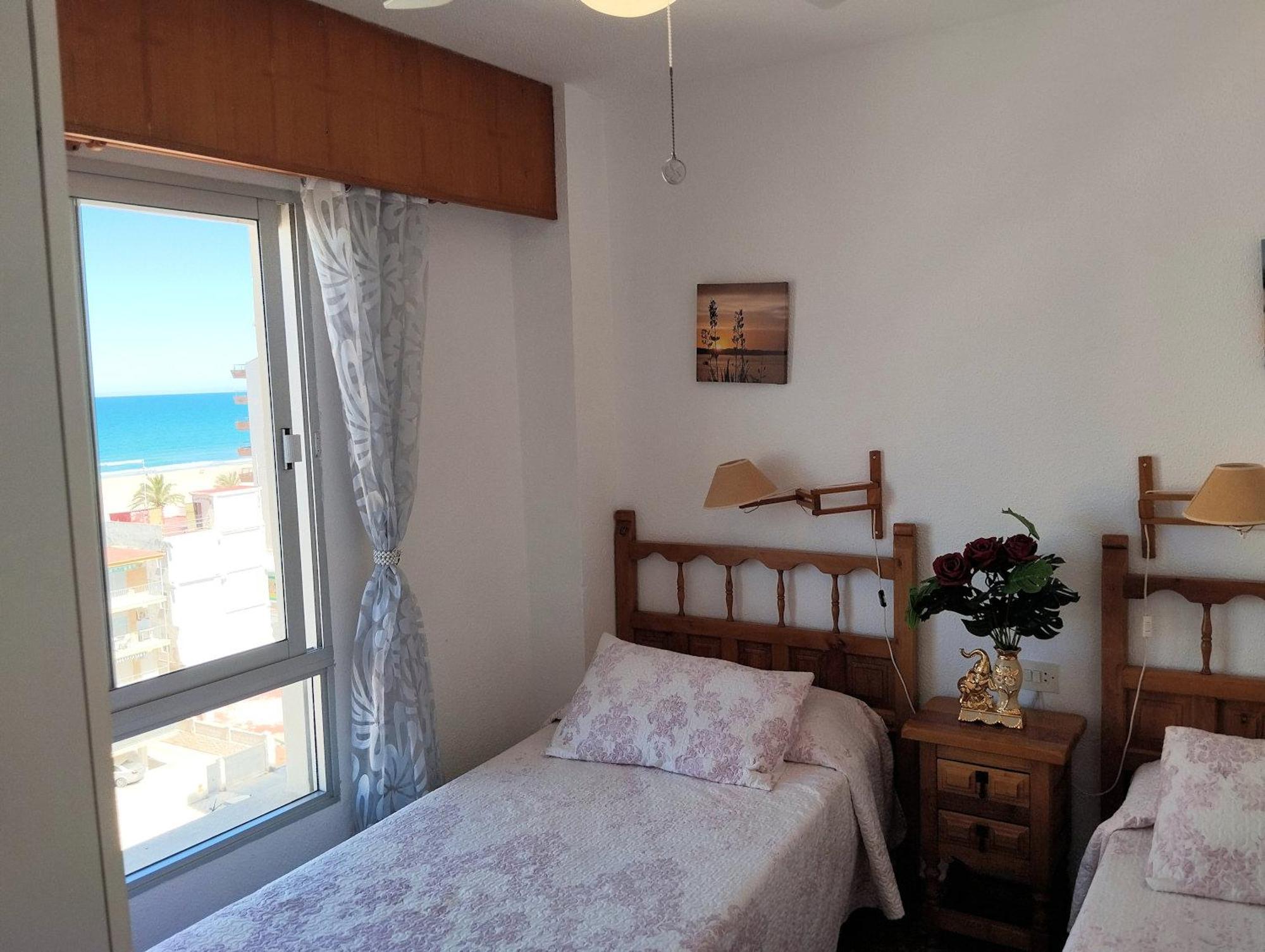 El Tiburon - Piso Con Espectaculares Vistas Al Mar - Solo Para Familias Ideal Para 4 Personas - Aire - Calefaccion - Ganador Award 2025, 2024, 2023, 2022 Playa de Gandia Dış mekan fotoğraf